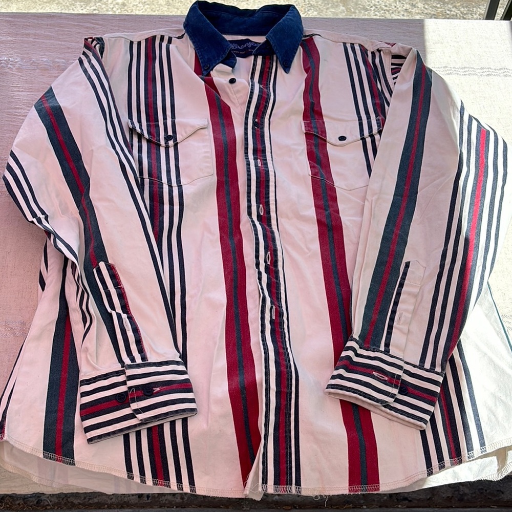 Wrangler Red and Black Casual Button Down Shirt